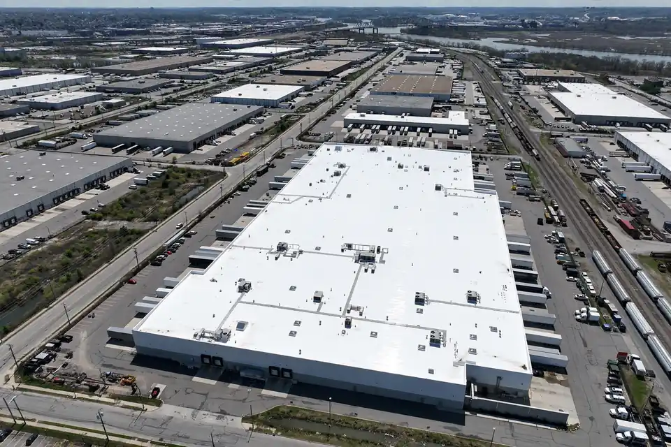 Reemplazamiento de techos refrigerados eficientes en energía en Belgrove Drive, Kearny, NJ 07032